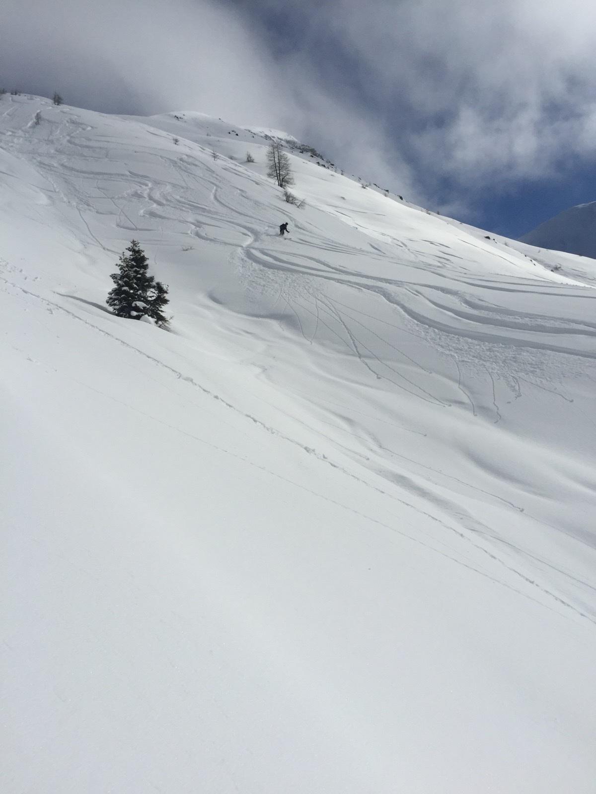 Skiing in Davos during WEF 2026 - empty slopes and untracked powder